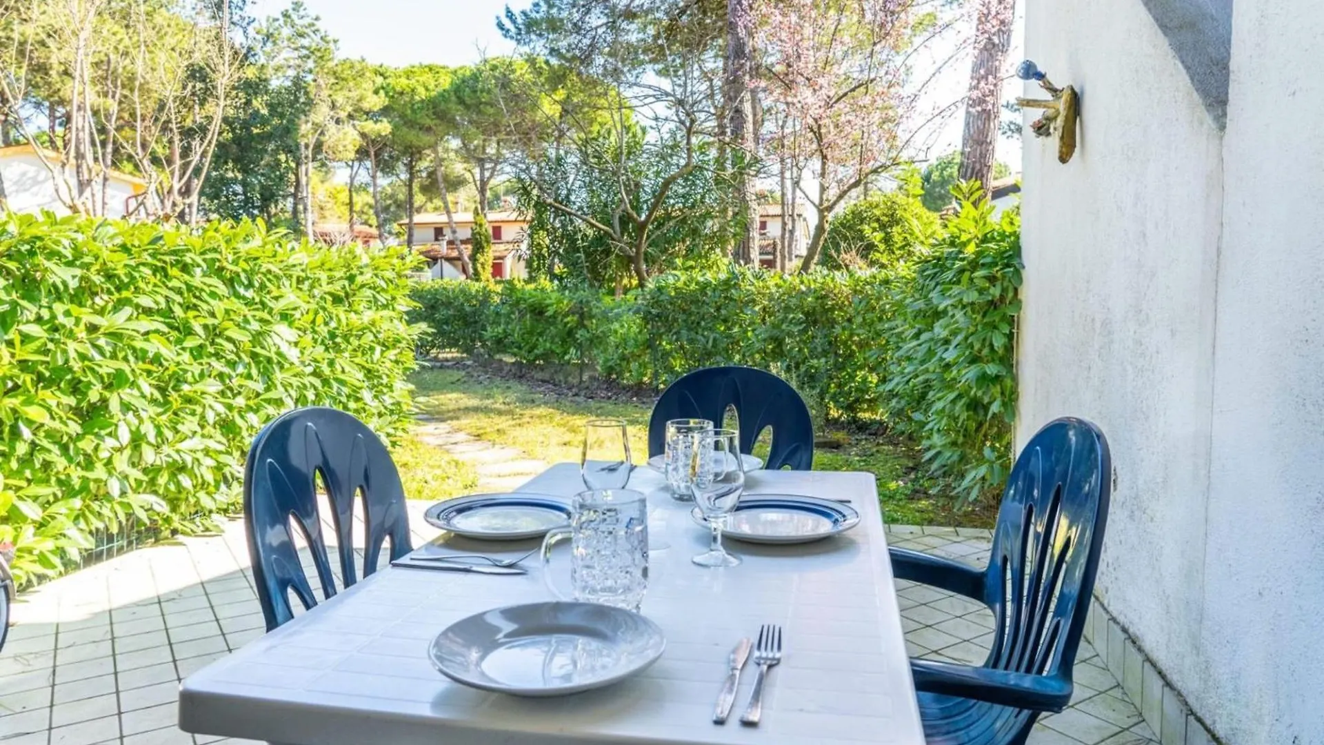 Charming Apartment With Garden And Pool Bibione Italy